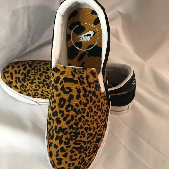 Nike Comfort Insole Leopard Print Casual Wear Slip-On Shoes - Picture 2 of 8